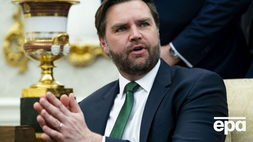 Венс неодноразово ставав об'єктом глузувань