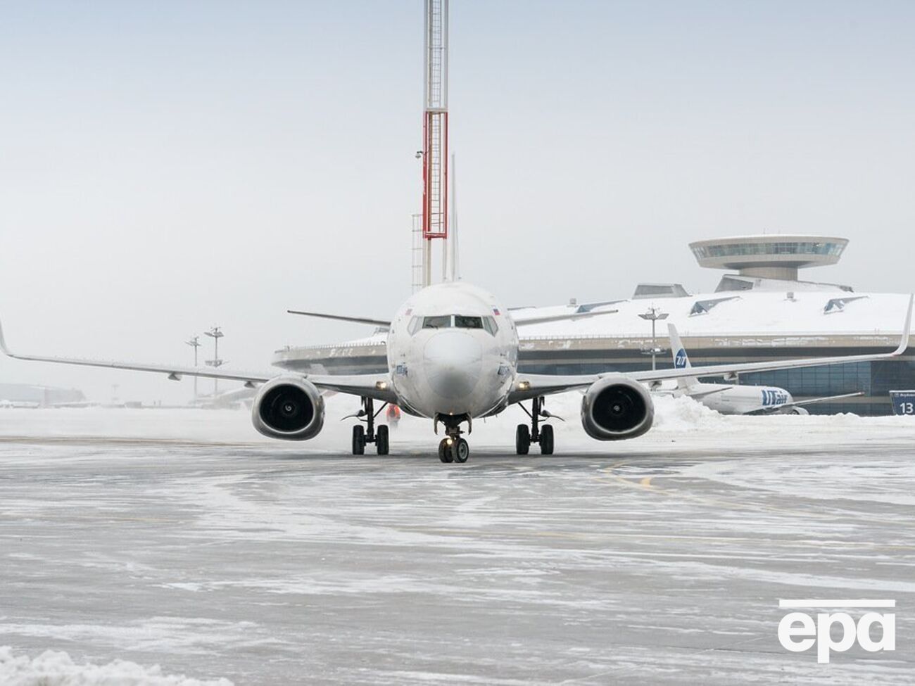 СМИ пишут, что для поддержания авиаотрасли в РФ практикуют "каннибализацию"