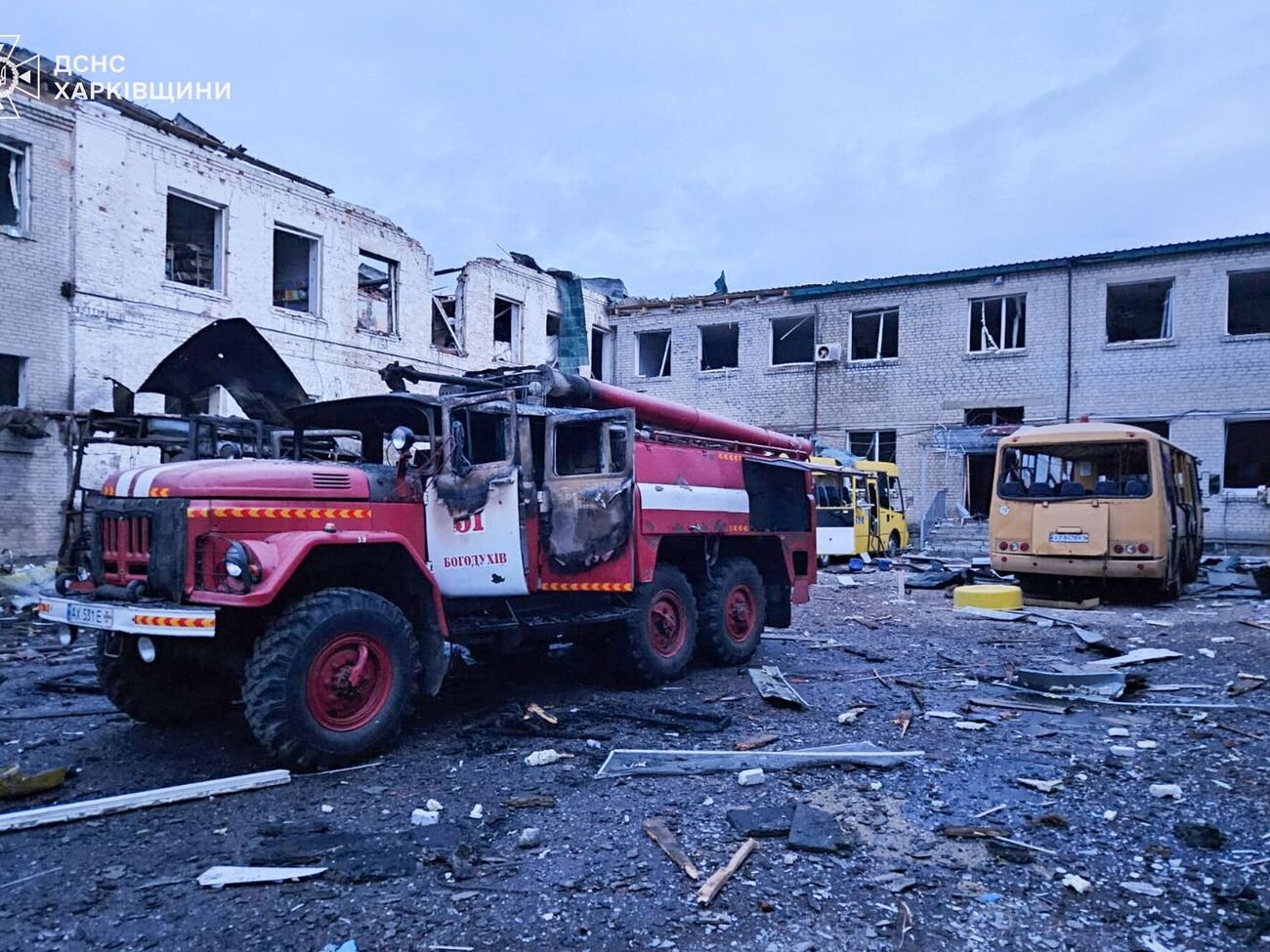 Постраждало четверо місцевих жителів