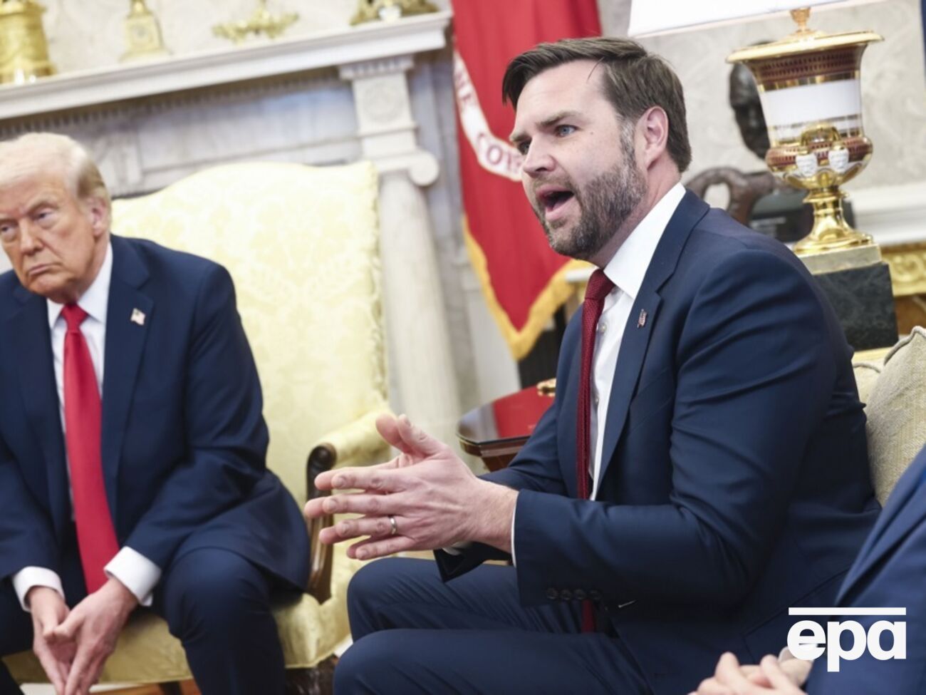 Венс наголосив, що Трамп – президент, а він – віцепрезидент, тому він намагається бути ввічливим