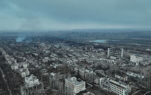 Более 20 единиц техники, включая боевые машины десанта, на рассвете выдвинулись в сторону Часового Яра, рассказали в НГУ