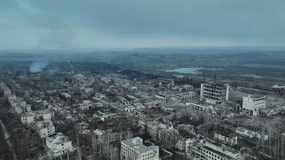 Более 20 единиц техники, включая боевые машины десанта, на рассвете выдвинулись в сторону Часового Яра, рассказали в НГУ