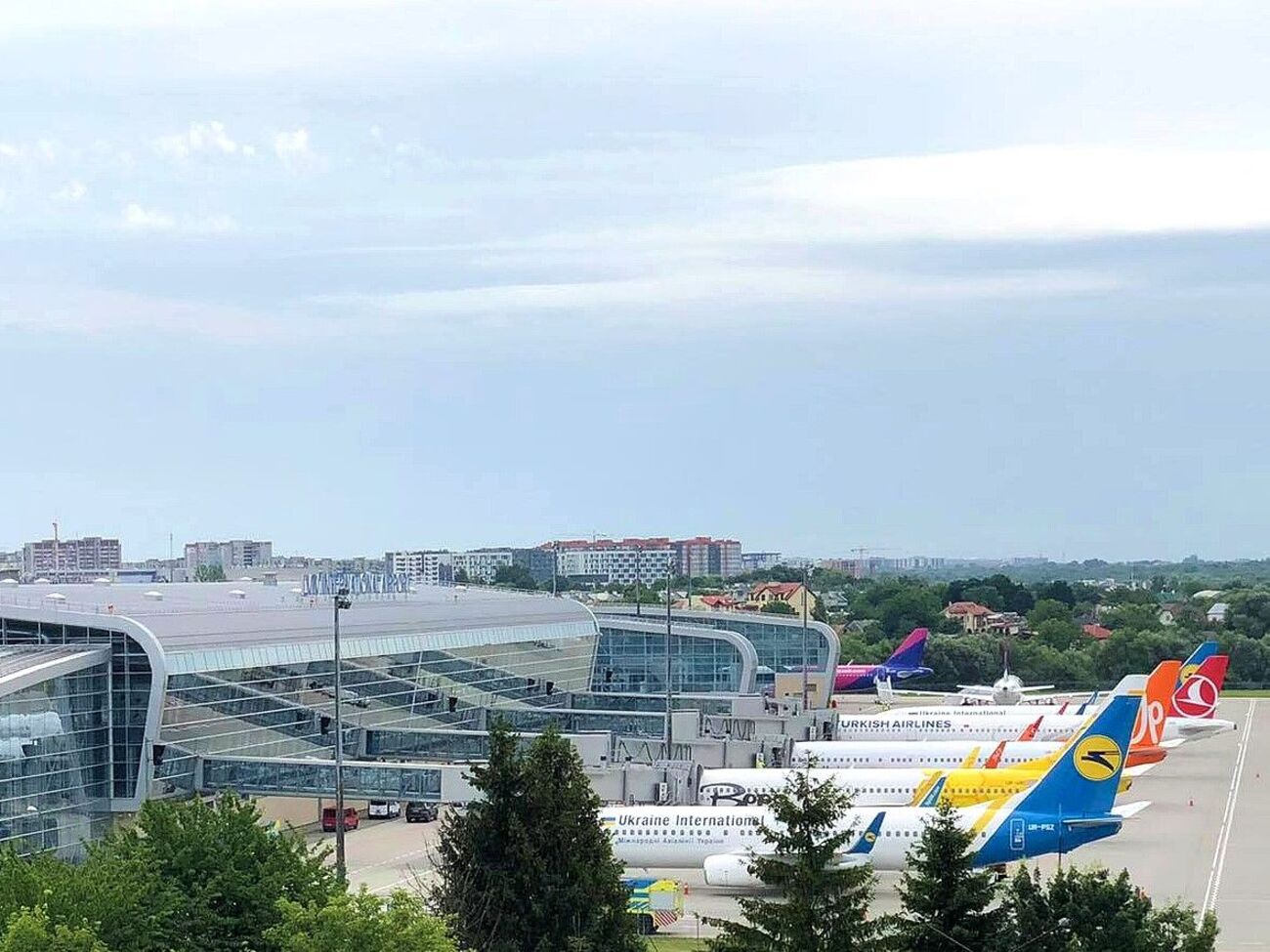 Зі Львова готові літати авіакомпанії Wizzair, Air Baltic, "Турецькі авіалінії", Sky Up, "Австрійські авіалінії", Lufthansa, LOT, розповіла гендиректорка львівського аеропорту