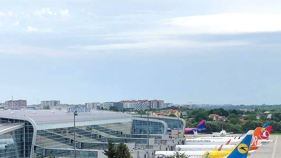 Из Львова готовы совершать рейсы авиакомпании Wizzair, Air Baltic, Turkish Airlines, Sky Up, Austrian Airlines, Lufthansa, LOT, рассказала гендиректор львовского аэропорта