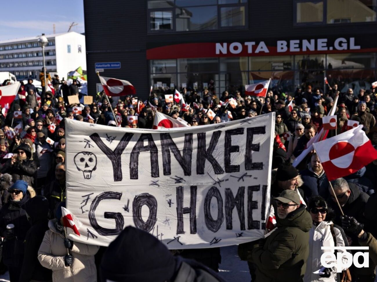 На мітинг вийшло щонайменше 800 людей
