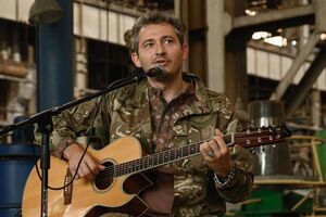 Серга родился в 1989 году в Черкассах в семье военнослужащего