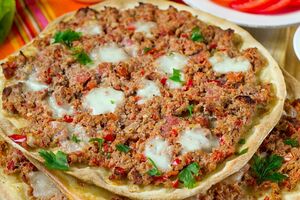 Для лахмаджуна вам знадобиться 450 г яловичого фаршу