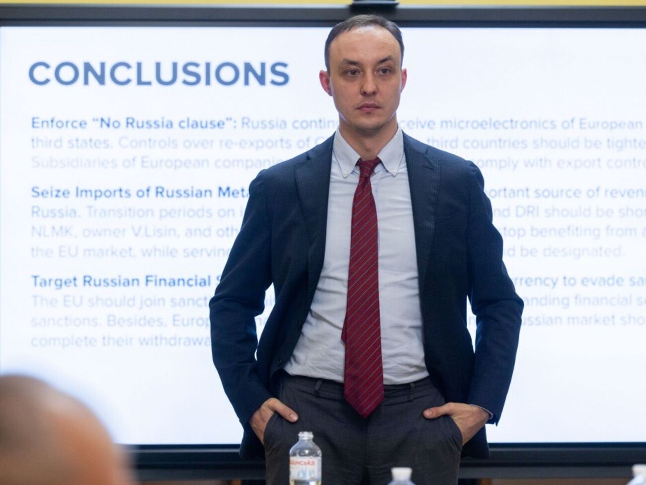 На данный момент, отметил Власюк, "еще рано говорить, какие именно санкции могут быть сняты в рамках любого соглашения"