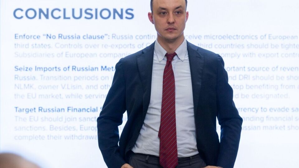 Станом на зараз, зазначив Власюк, "ще зарано говорити, які саме санкції можуть бути зняті в межах будь-якої угоди"