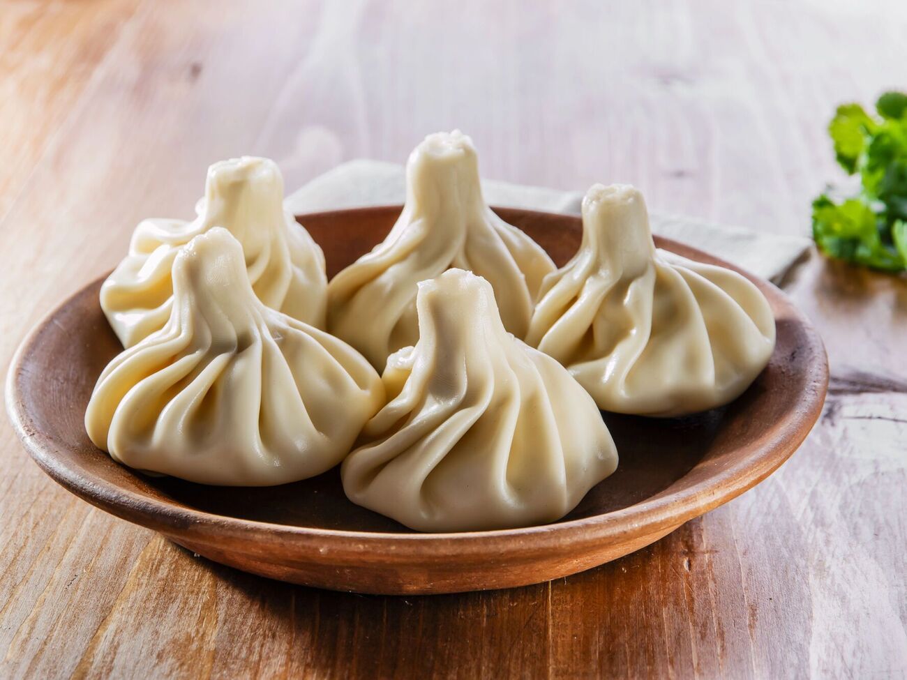 Хинкали подают горячими