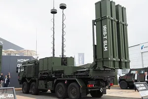 Пакет містить ракети для ЗРК IRIS-T SLM
