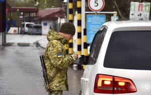 17 марта подозреваемый покинул Украину через польскую границу