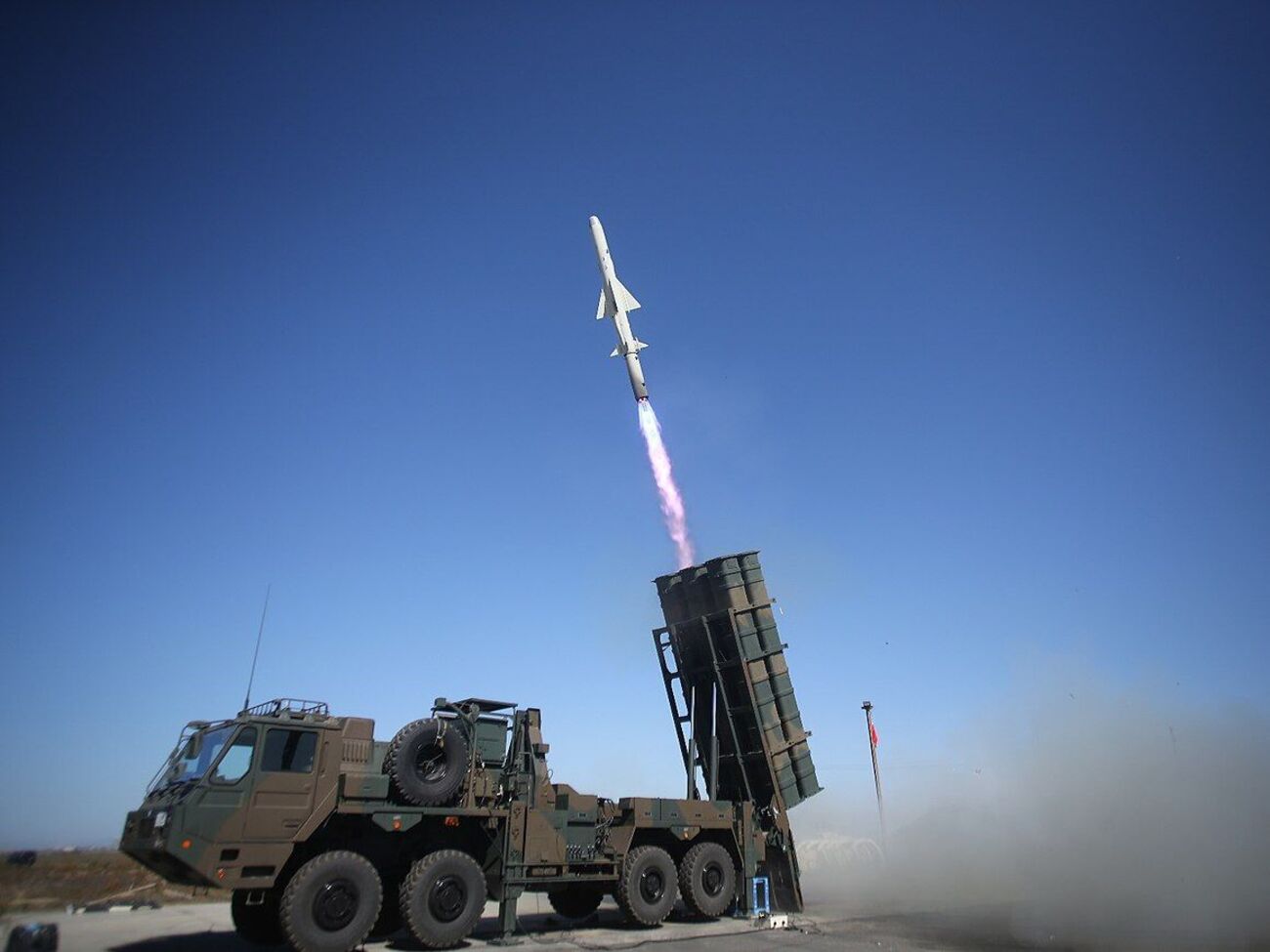 Речь идет о противокорабельных ракетах Type 12 с увеличенной дальностью полета до 1 тыс. км