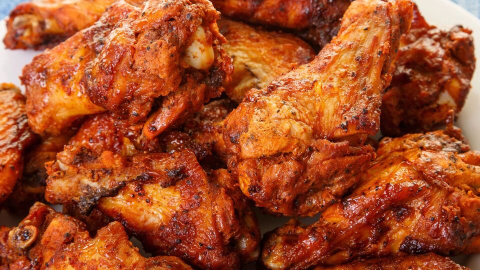 Для маринаду вам знадобиться шість зубчиків часнику