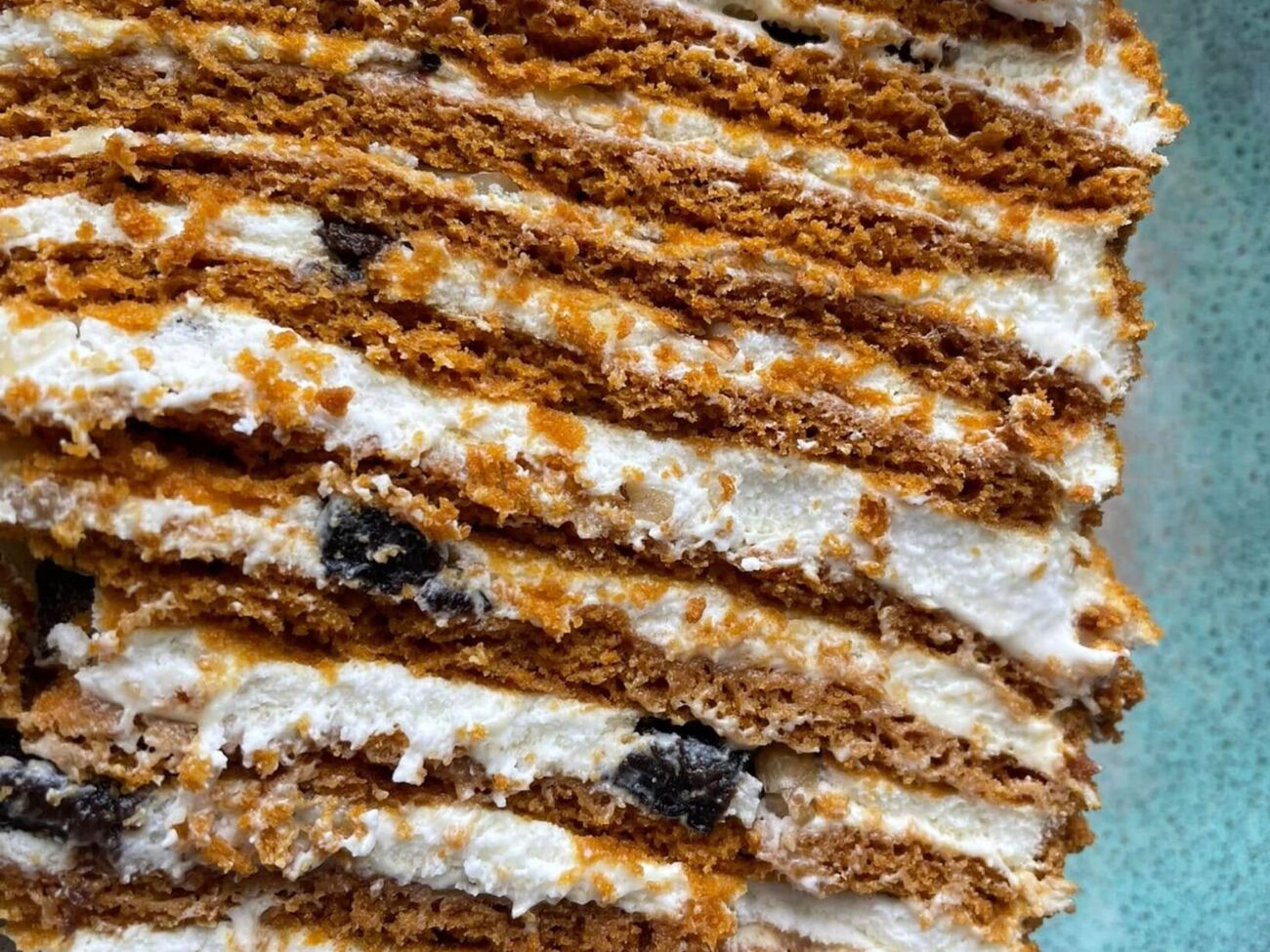 Карамельний медівник добре поєднується із чорносливом