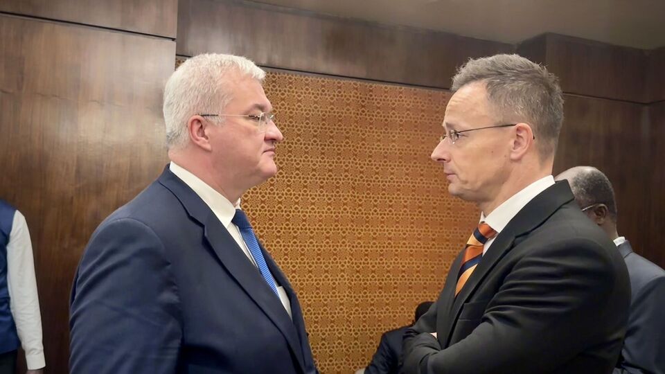 Глава украинского МИД отметил, что имел с Сийярто "конструктивный разговор"