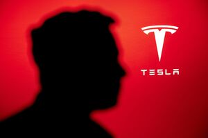 За три месяца рыночная стоимость Tesla уменьшилась более чем на $700 млрд, пишет FT