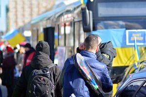 Другая часть – не имеет определенного мнения, планирует остаться за границей или хочет жить на две страны, говорится в отчете