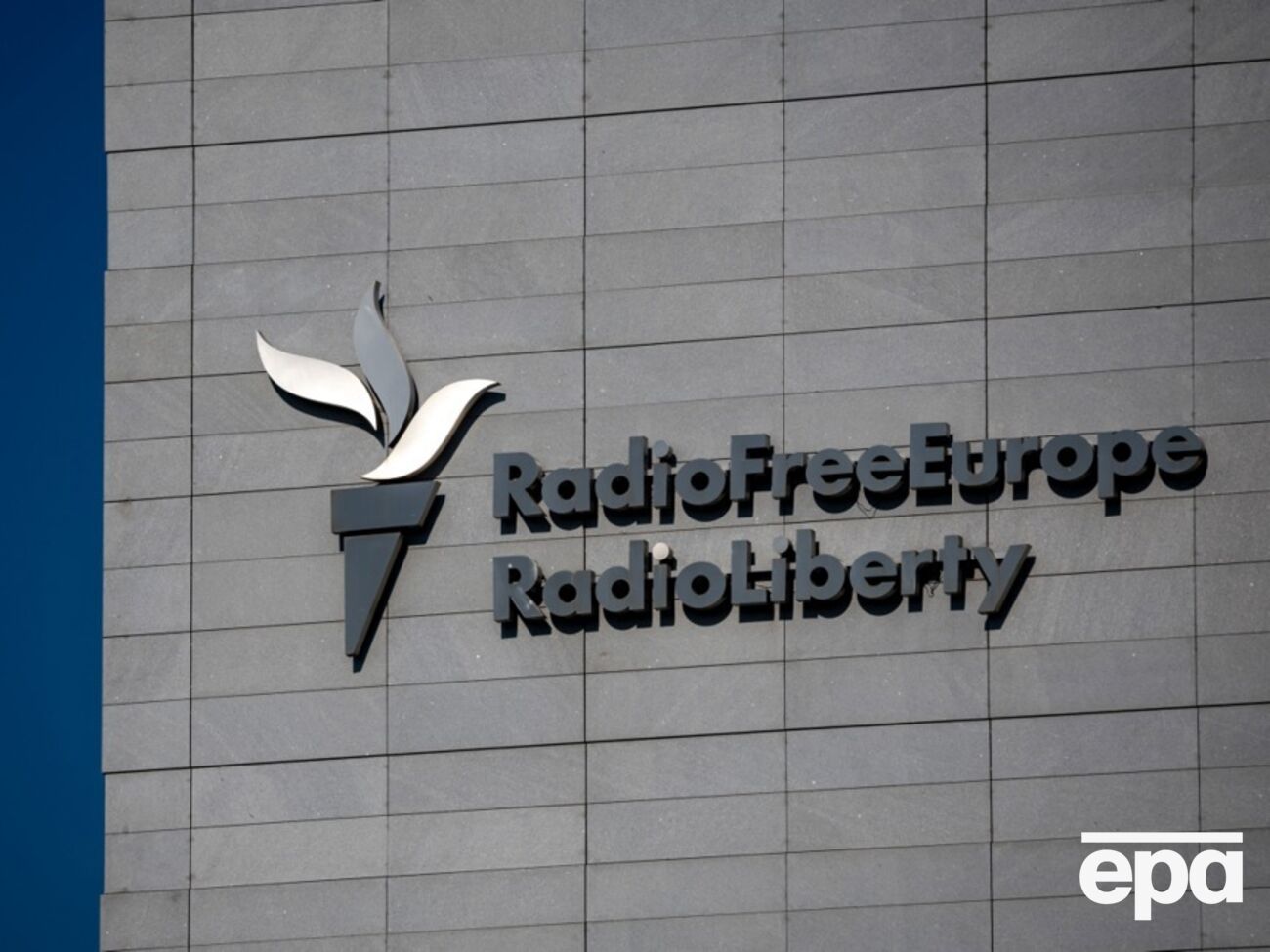 Radio Free Europe / Radio Liberty повідомило, що й надалі надає новини десяткам мільйонів людей у регіонах, де свобода преси обмежена або її немає взагалі