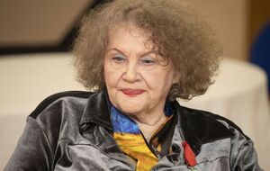 Костенко 2005 року відмовилася від звання Героя України