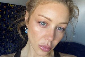 Тина Кароль весит около 52 кг
