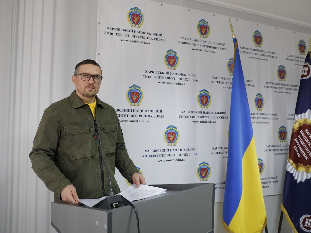 По словам Усика, украинские спортсмены занимаются формированием международного имиджа Украины