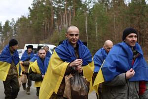 У середу з полону повернули 197 українців