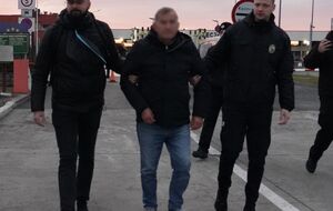 Экстрадированного украинские правоохранители забрали на границе во Львовской области