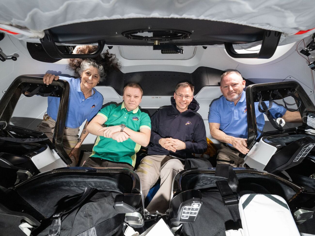 Экипаж космического корабля состоял из американцев и россиянина