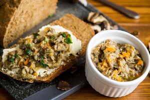 Для намазки вам понадобится 1 кг грибов