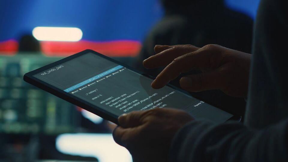 Распространение подобных призывов является частью российской информационной операции по подстрекательству к протестам в Украине и расколу общества по линии гражданские – военные