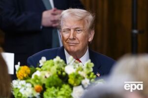 Кнопка Diet Coke з'явилася на столі Трампа під час його першої президентської каденції