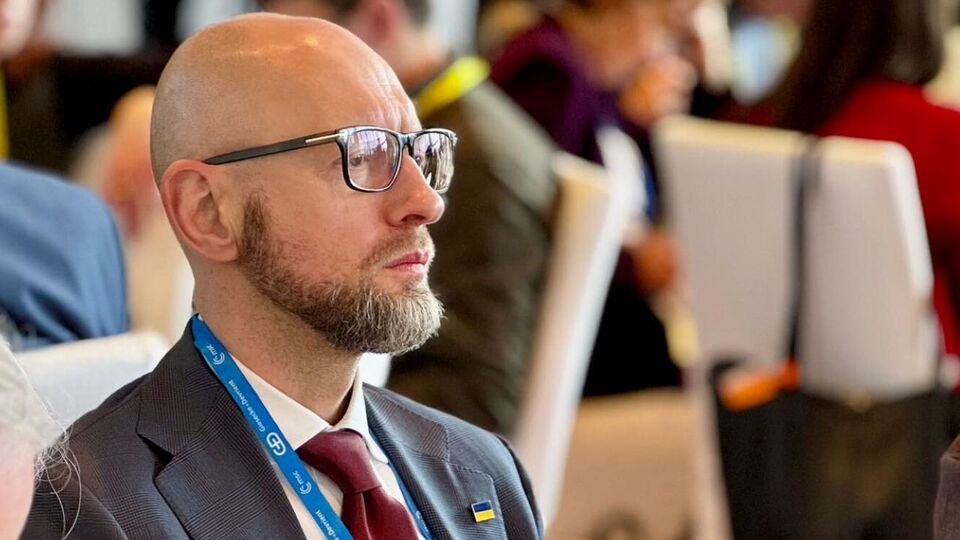 Яценюк розповів, яка комбінація сил і засобів, на його думку, дасть Україні можливість вистояти й виграти у війні