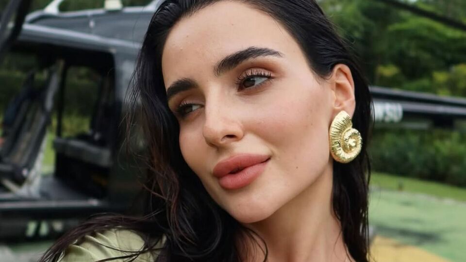 Тринчер в прошлом принимала участие в детских вокальных конкурсах