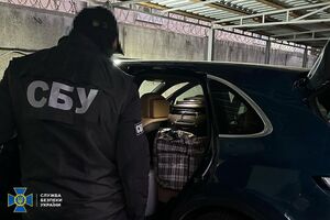 Подозреваемые выдавали Porsche Cayenne за медицинскую машину