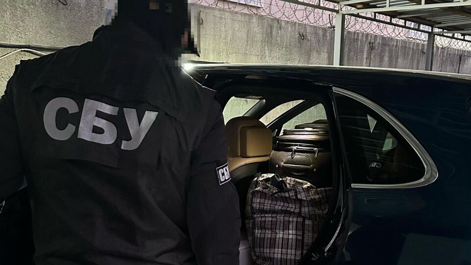 Підозрювані видавали Porsche Cayenne за медичну машину