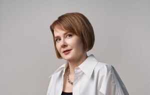 Будущий канцлер ФРГ разыгрывает сложную комбинацию в политические шахматы, первые две партии принесли ему историческую победу