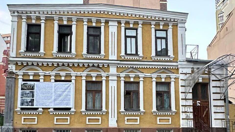 Розпочали роботи з консервації залишків "Садиби Зеленських", повідомив ДОКС