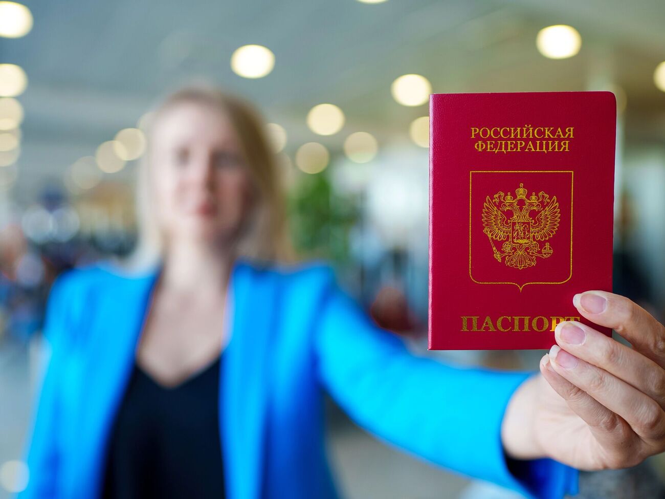 Имеющие небиометрический паспорт РФ должны подать заявку на получение биометрического документа до 30 сентября 2025 года