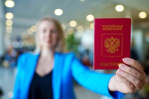 Ті, хто користується небіометричними паспортами РФ, мають подати заявку на отримання біометричного документа до 30 вересня 2025 року