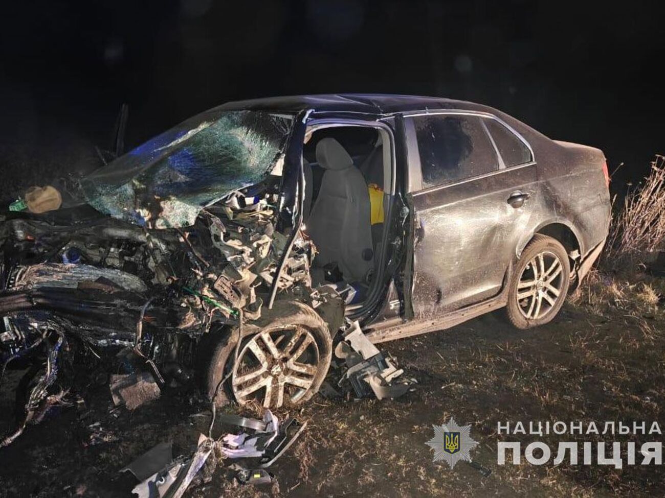Машини зіткнулися передніми частинами