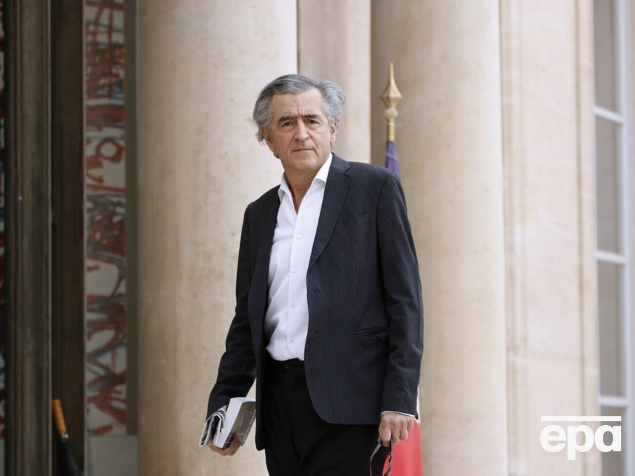 Бернар-Анрі Леві: Чому Захід дав Україні досить зброї, щоб Путін не зміг дійти Києва, але не досить, щоб Путін був змушений відступити на кордони 2014 року?