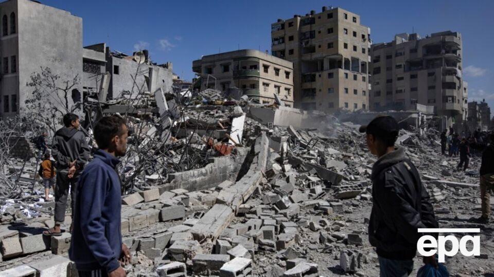 Издание отмечает, что если максималистскую тактику реализуют, это будет означать эскалацию 17-месячной операции в Газе