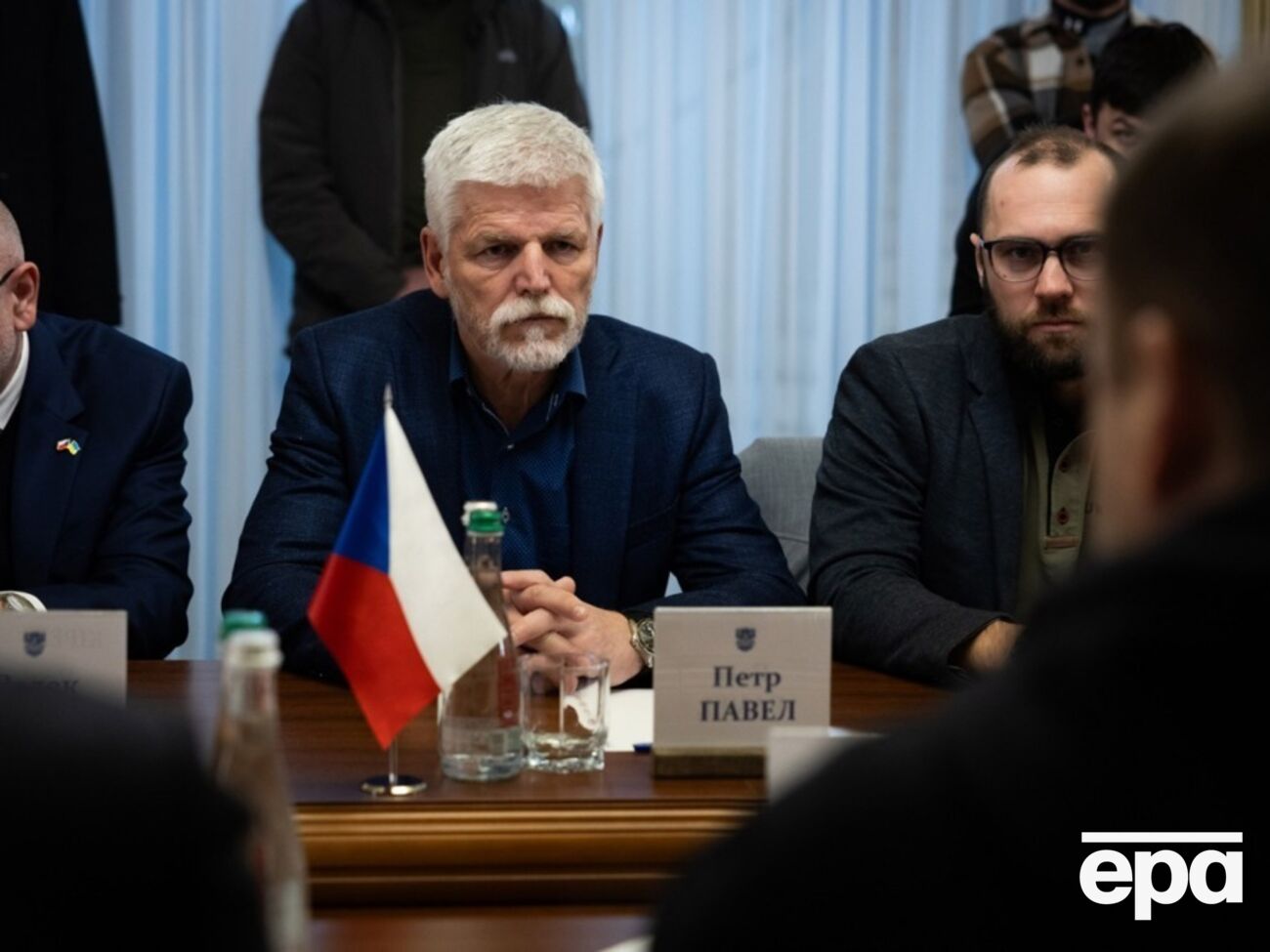 Чешский лидер считает, что в рамках этого компромисса нельзя признавать оккупированные территории российскими