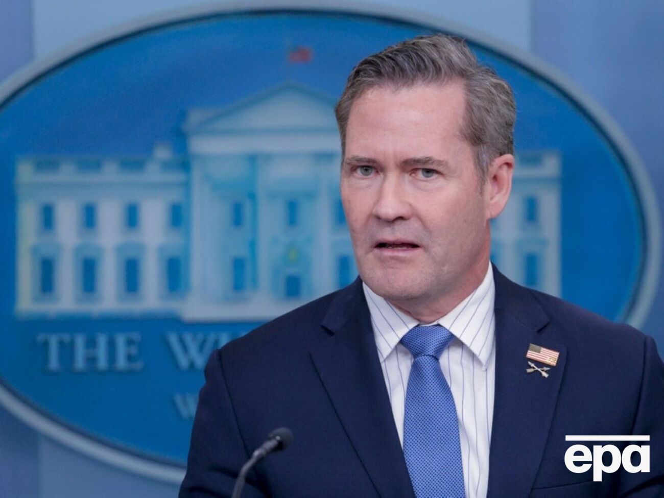 За словами редактора, запит на приєднання до месенджера Signal йому надійшов 11 березня від користувача на ім'я Майк Волц