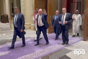 Как сообщил Карасин (на фото второй слева), обе стороны обсудили "много проблем"