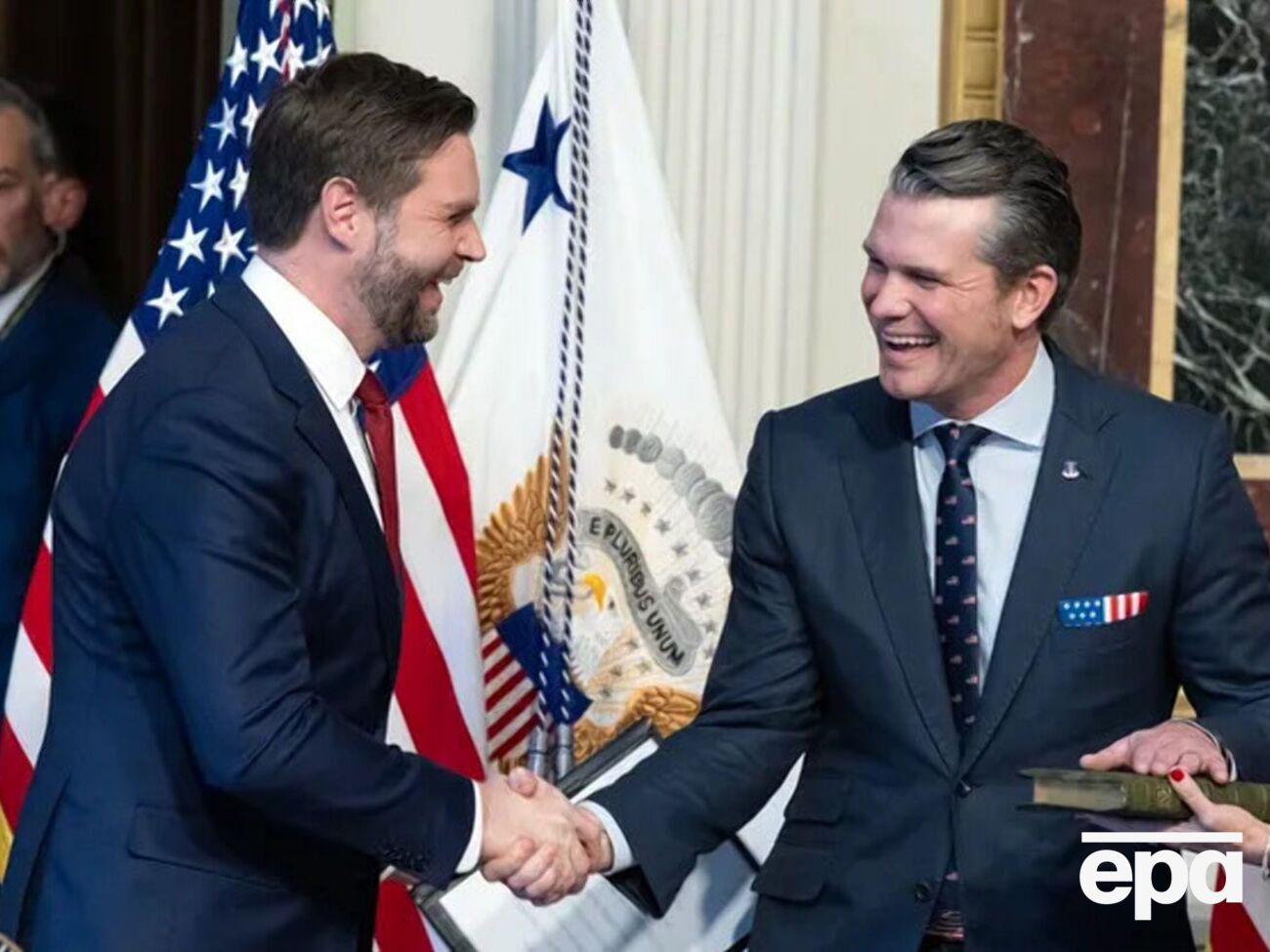 Гегсет до Венса: Я повністю поділяю твою огиду до європейського нахлібництва