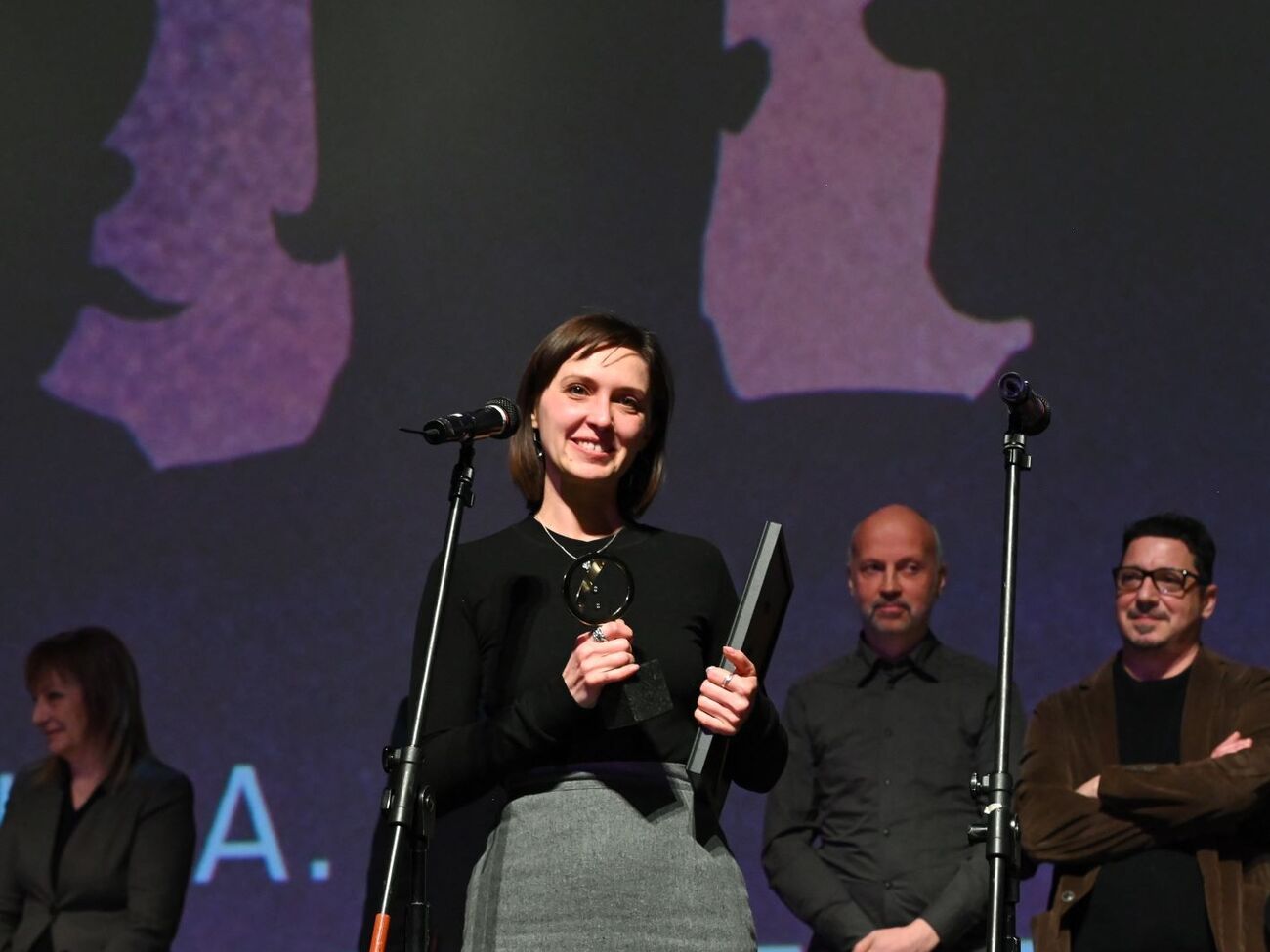 У "Медовому місяці" розповідають історію пари, яка розпочинає спільне життя напередодні вторгнення країни-агресора РФ в Україну