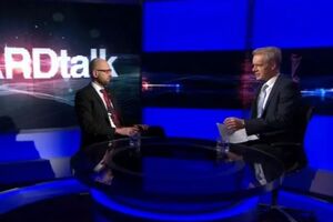 Експрем'єр назвав програму "легендарною" й "еталоном глибоких та змістовних інтерв'ю"