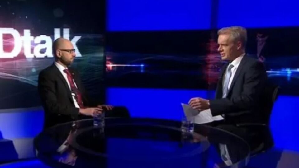 Експрем'єр назвав програму "легендарною" й "еталоном глибоких та змістовних інтерв'ю"